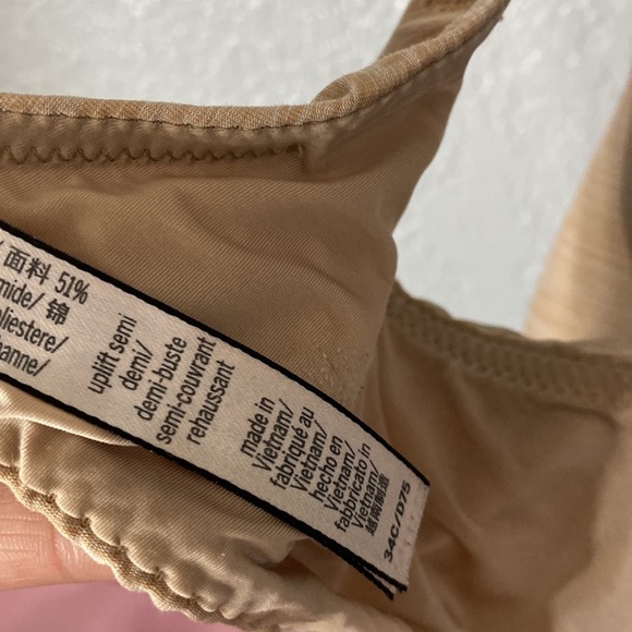 Victoria’s Secret Uplift Semi Demi Nude Bra - Picture 15 of 15